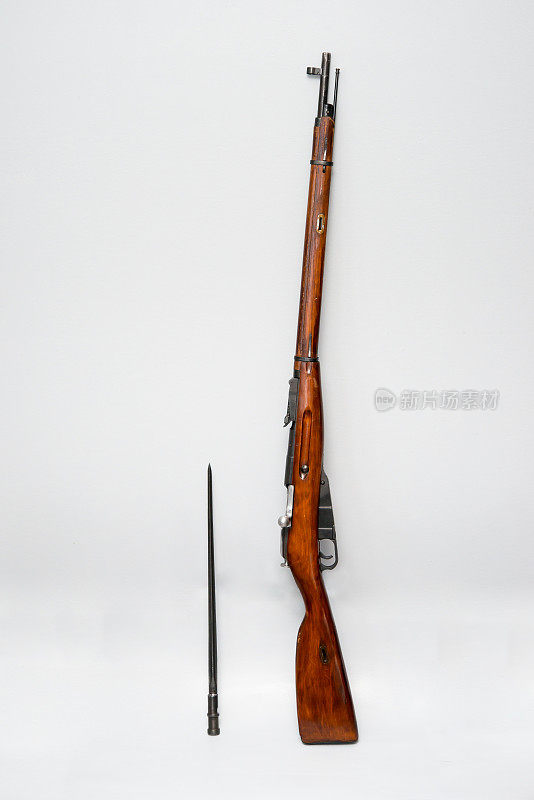 Mosin Nagant M91/30带刺刀步枪，1942年在前苏联制造